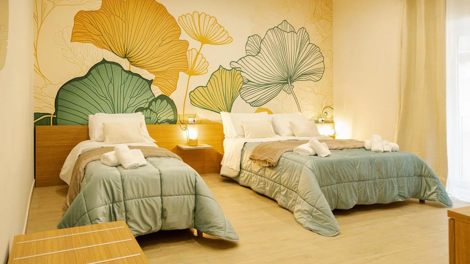 A Casa Di Leo Rooms Naples 0*,  Italy