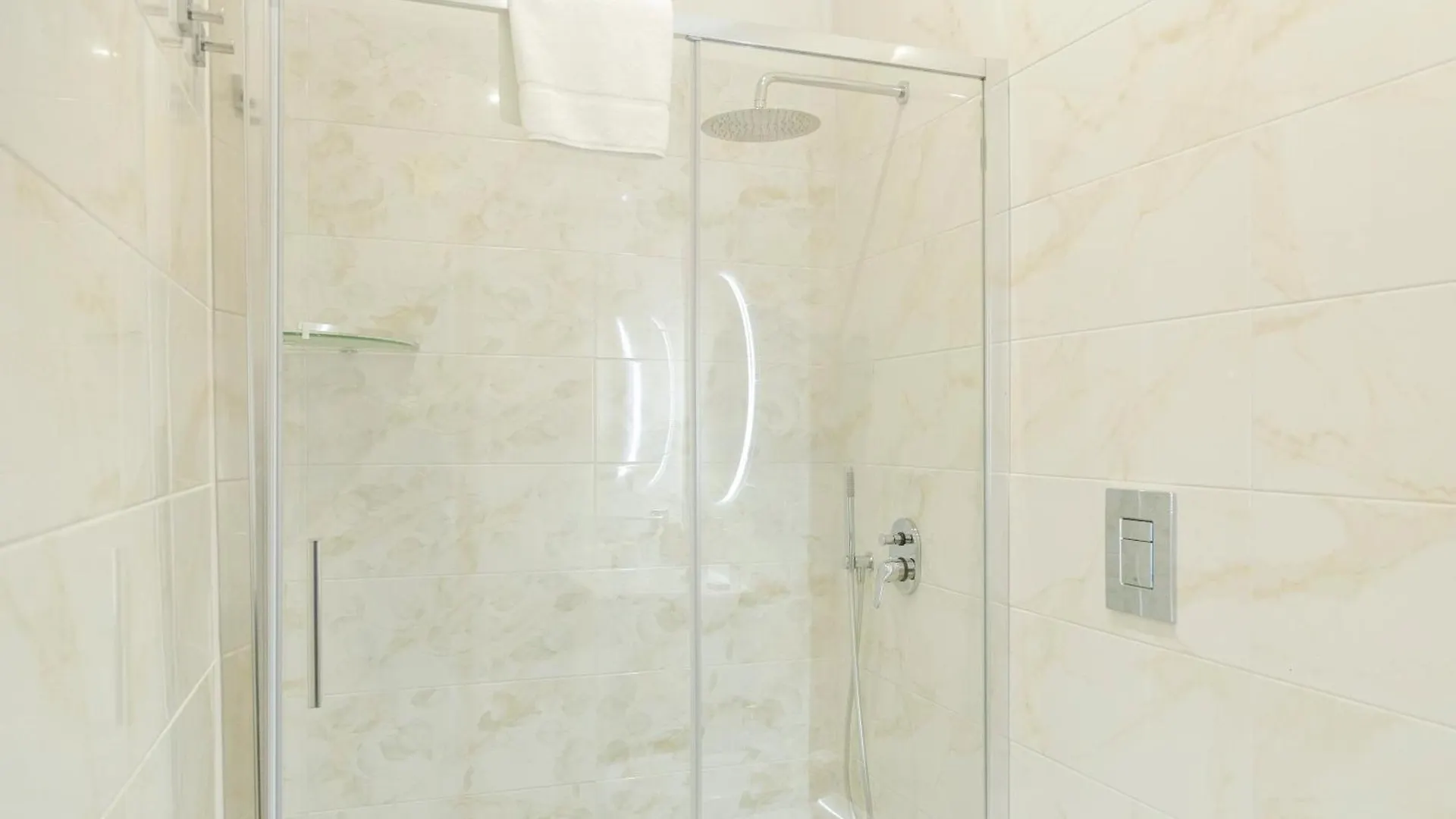 A Casa Di Leo Rooms Naples Guest house