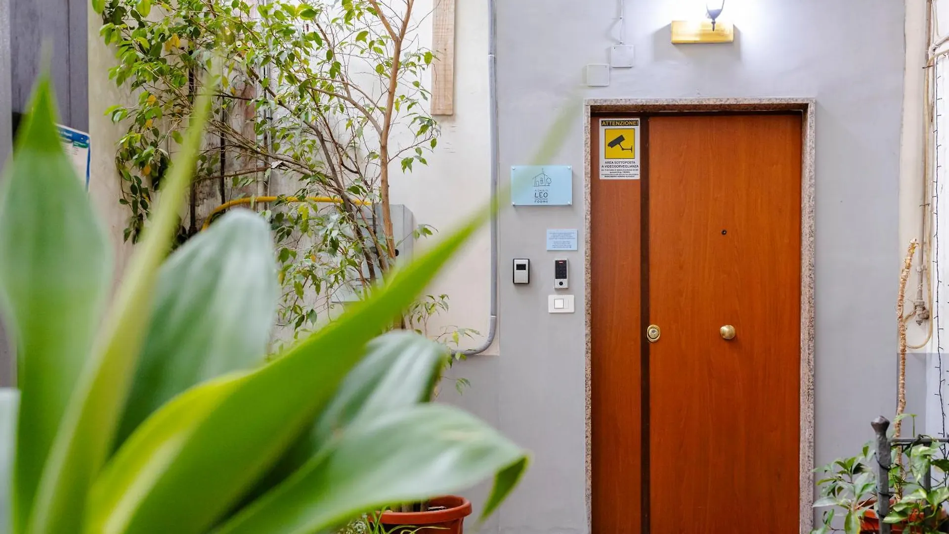 Guest house A Casa Di Leo Rooms Naples Italy